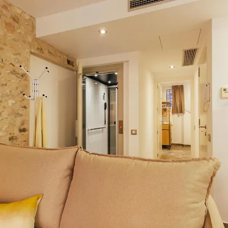 Bravissimo Mercadal, Monthly * Χιρόνα