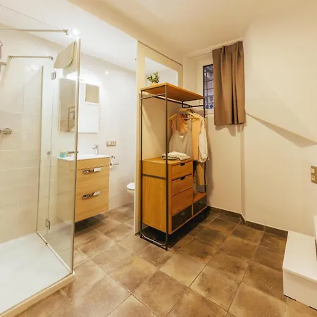 Bravissimo Mercadal, Monthly * Χιρόνα