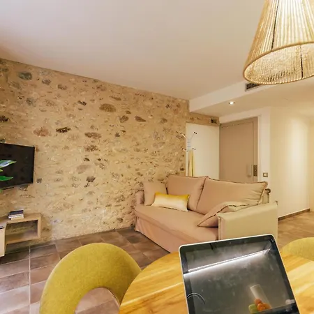 Lejlighed Bravissimo Mercadal, Monthly