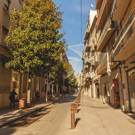 Bravissimo Mercadal, Monthly Girona