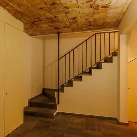 Bravissimo Mercadal, Monthly Χιρόνα