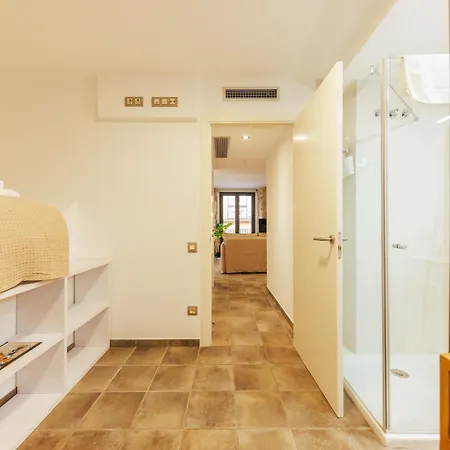 Bravissimo Mercadal, Monthly * Girona