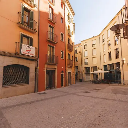 Bravissimo Mercadal, Monthly * Girona