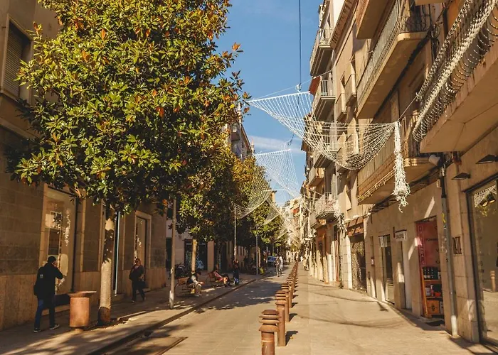 Bravissimo Mercadal, Monthly Girona