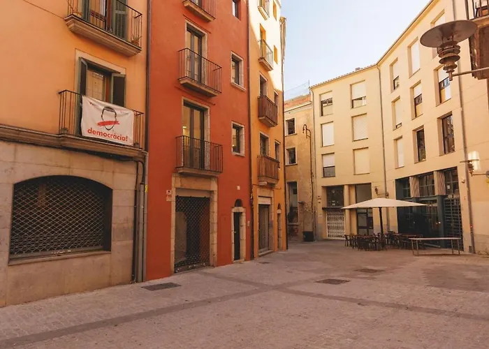 Bravissimo Mercadal, Monthly * Girona